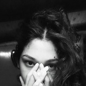 Meet your Posher, Manuela